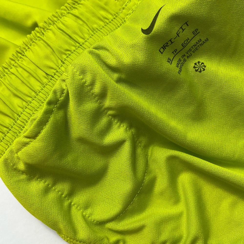 Nike Women's Dri-fit Tempo Track 3.5 Shorts in Bright Cactus Size: XS - NWT